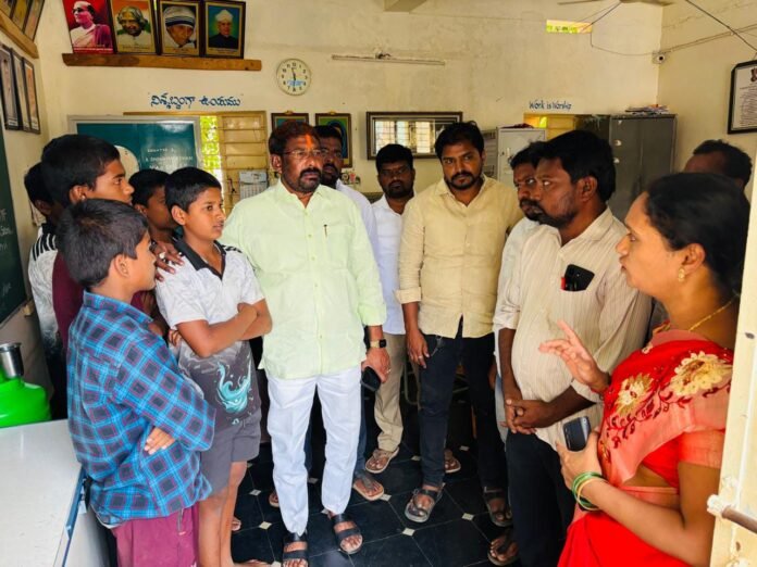 గురుకుల సమస్యలపై సమగ్ర విచారణకు ఆదేశం.. నివేదికను మంత్రి దృష్టికి తీసుకెళ్తాం – హరీష్‌బాబు